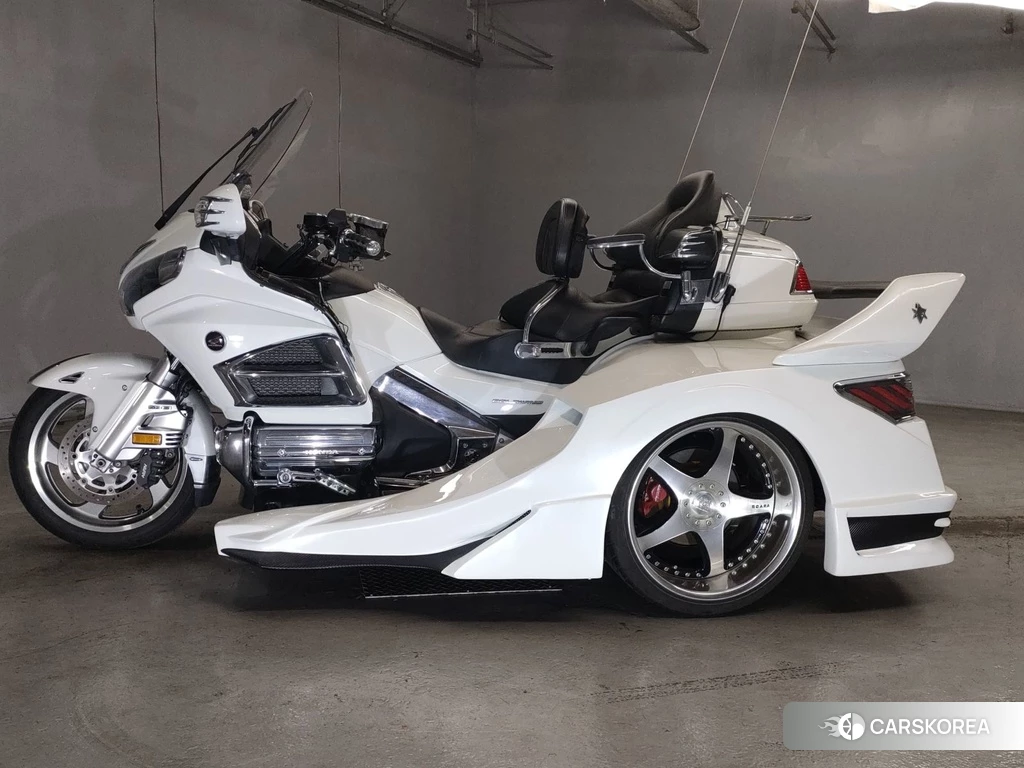 Проданный Honda GL1800 TRIKE 2013 из Японии