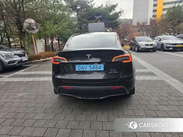 Tesla Model Y 2024 Черный из Кореи, фото 2