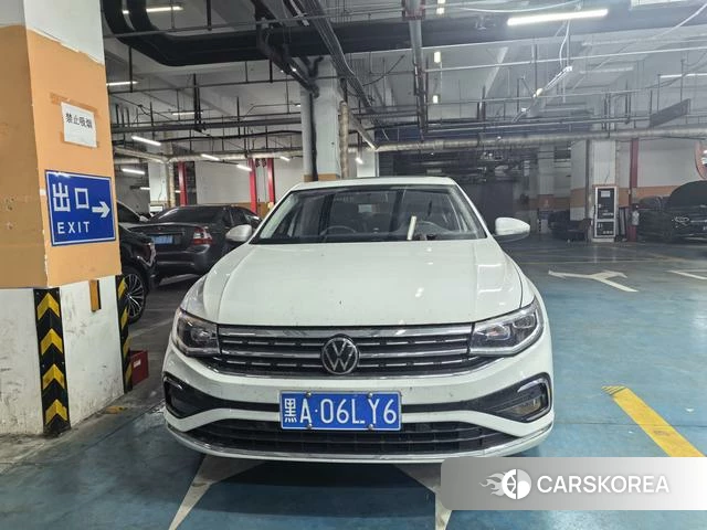 Volkswagen Bora 2023 Белый из Китая, фото 2
