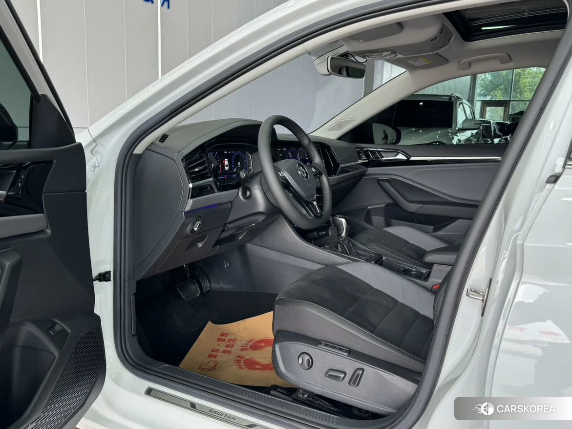 Volkswagen Sagitar 2022 Белый из Китая, фото 2