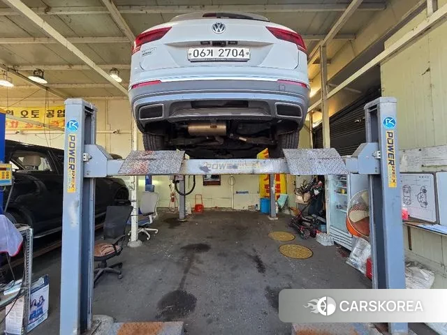 Volkswagen Tiguan Allspace 2018 Белый из Кореи, фото 2