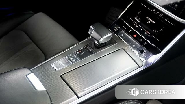 Audi A6L id 3896288 из Китая 12