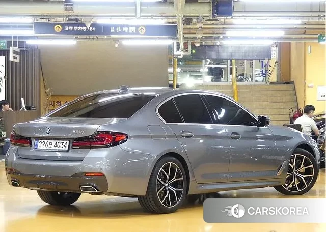 BMW 5 Series (G30) id 3348313 из Кореи 12