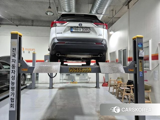 Toyota RAV4 5th Generation 2024 Белый из Кореи, фото 2