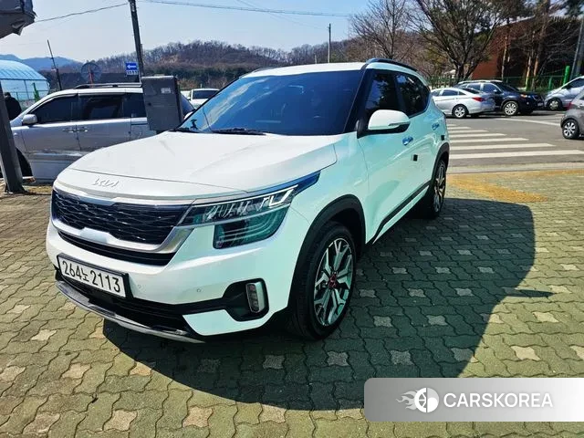 Kia Seltos 2022 Белый из Кореи, фото 6