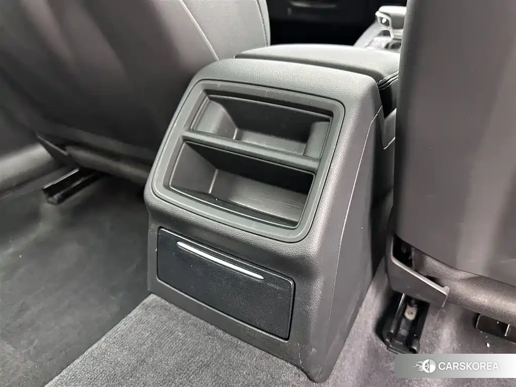 Audi A4L id 4548120 из Китая 13