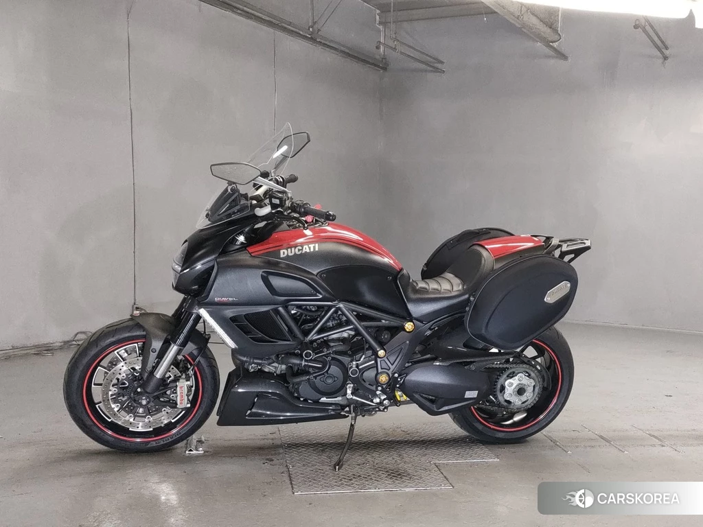 Проданный Ducati DIAVEL 2013 из Японии