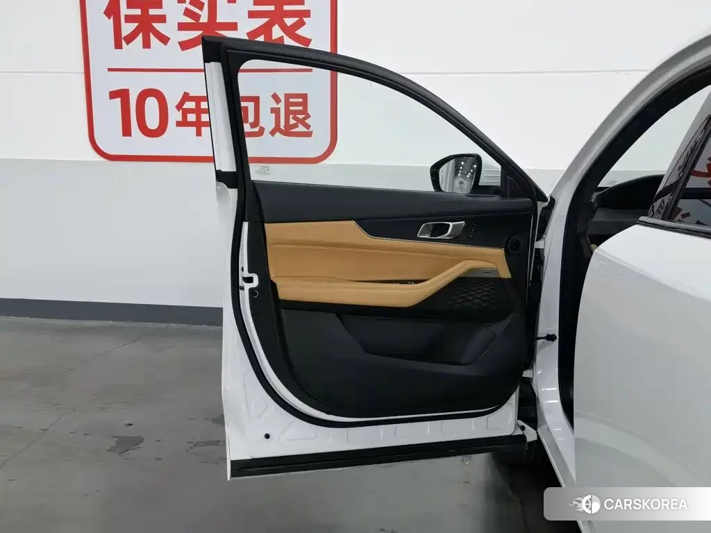 Chang'an Changan UNI-K id 4553935 из Китая 12