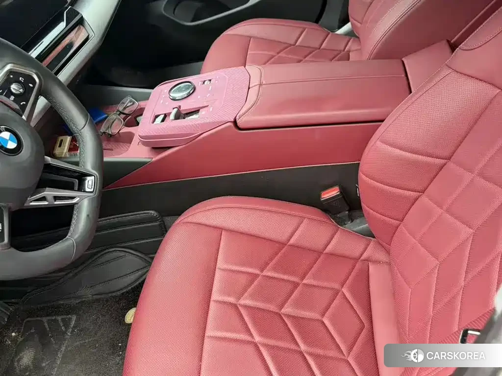 BMW 5 series 2025 Черный из Китая, фото 2