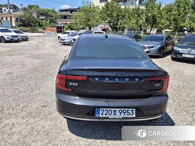 Volvo S90 2023 Черный из Кореи, фото 2