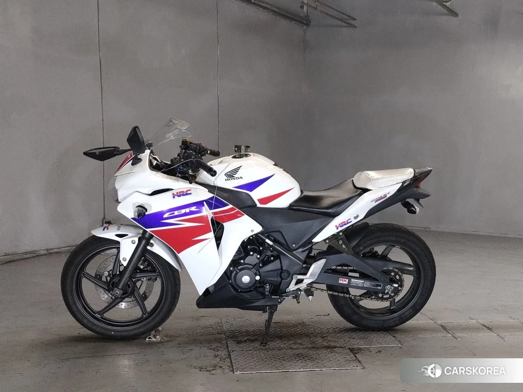 Проданный Honda CBR250R 2013 из Японии