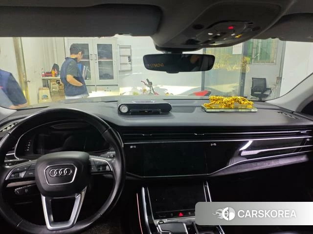 Audi Q8 2022 Черный из Китая, фото 2