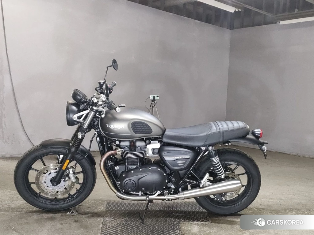 Проданный Triumph STREET TWIN 2022 из Японии, фото 2