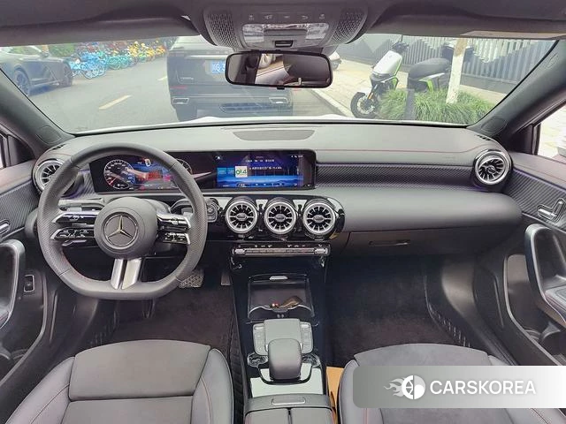 Mercedes-Benz Class A 2023 Белый из Китая, фото 2