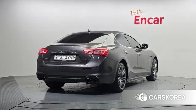 Maserati Ghibli id 3552316 из Кореи 12
