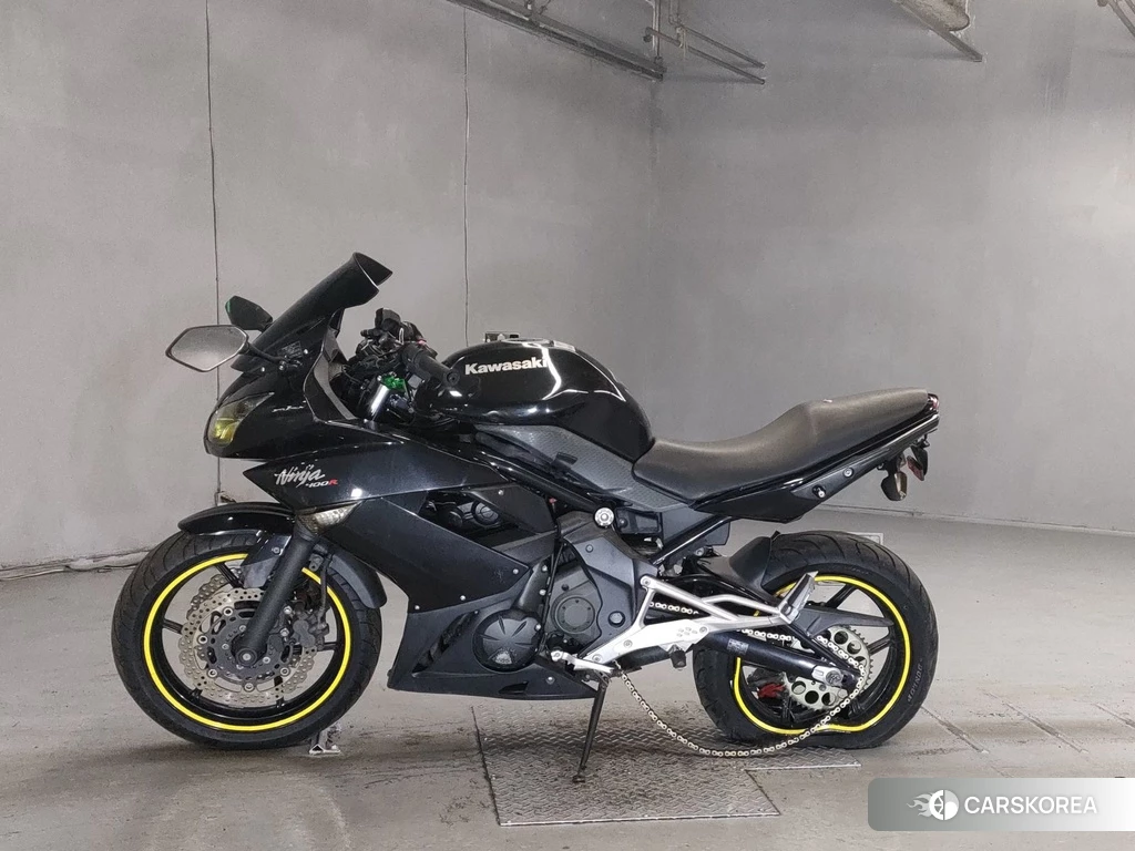 Проданный Kawasaki NINJA 400R 2011 из Японии