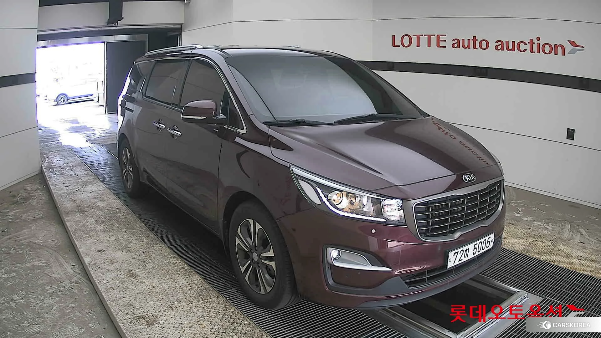 Kia Carnival id 3869416 из Кореи 12