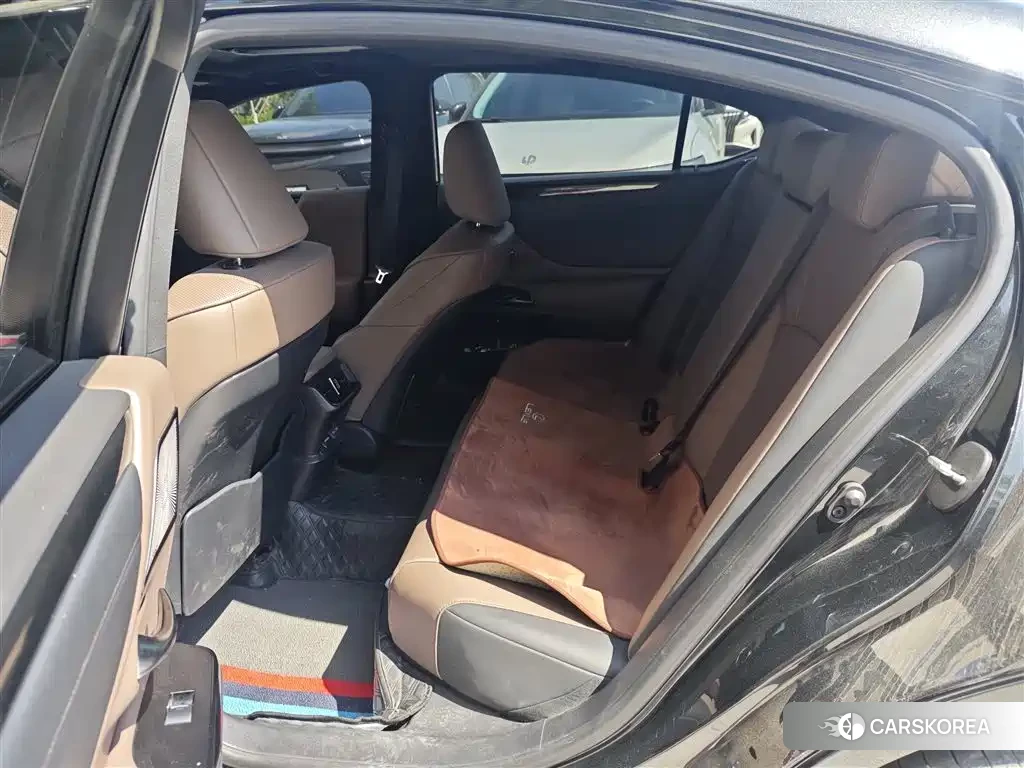 Lexus ES 2024 Черный из Китая, фото 2
