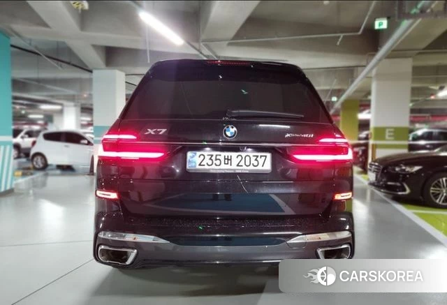 BMW X7 (G07) 2023 Черный из Кореи, фото 3