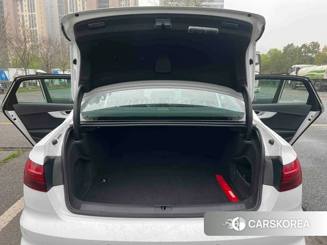 Audi A4L id 4290433 из Китая 12