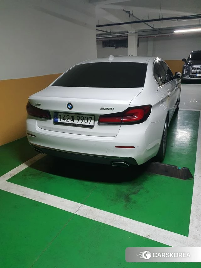 BMW 5 Series (G30) 2023 Белый из Кореи, фото 4