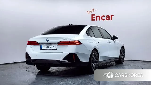 BMW 5 Series (G60) id 3695932 из Кореи 12