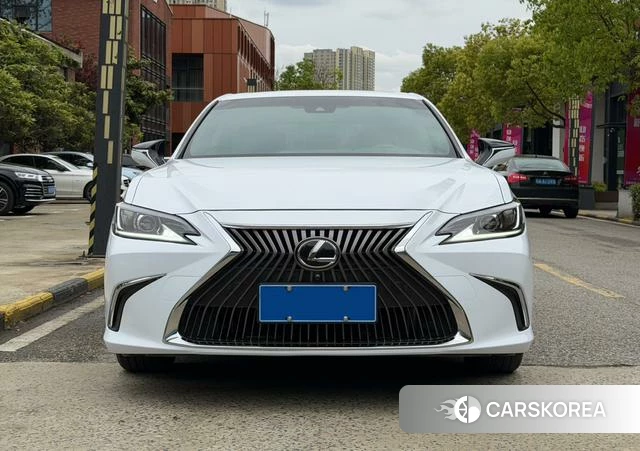 Lexus ES 2021 Белый из Китая, фото 2
