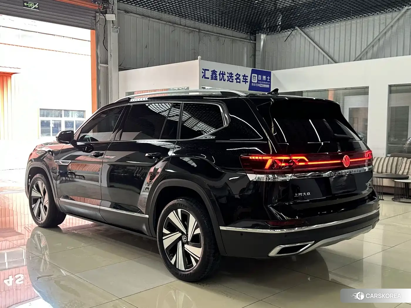 Volkswagen Touareg id 4583773 из Китая 12