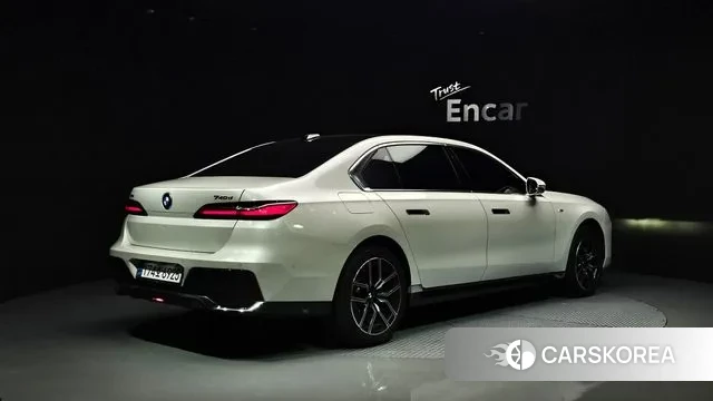 BMW 7 Series (G70) id 2993086 из Кореи 12