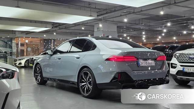 BMW 5 Series (G60) 2025 Серый из Кореи, фото 4