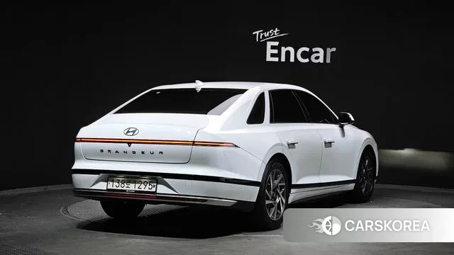 Hyundai Grandeur (GN7) id 2889343 из Кореи 12