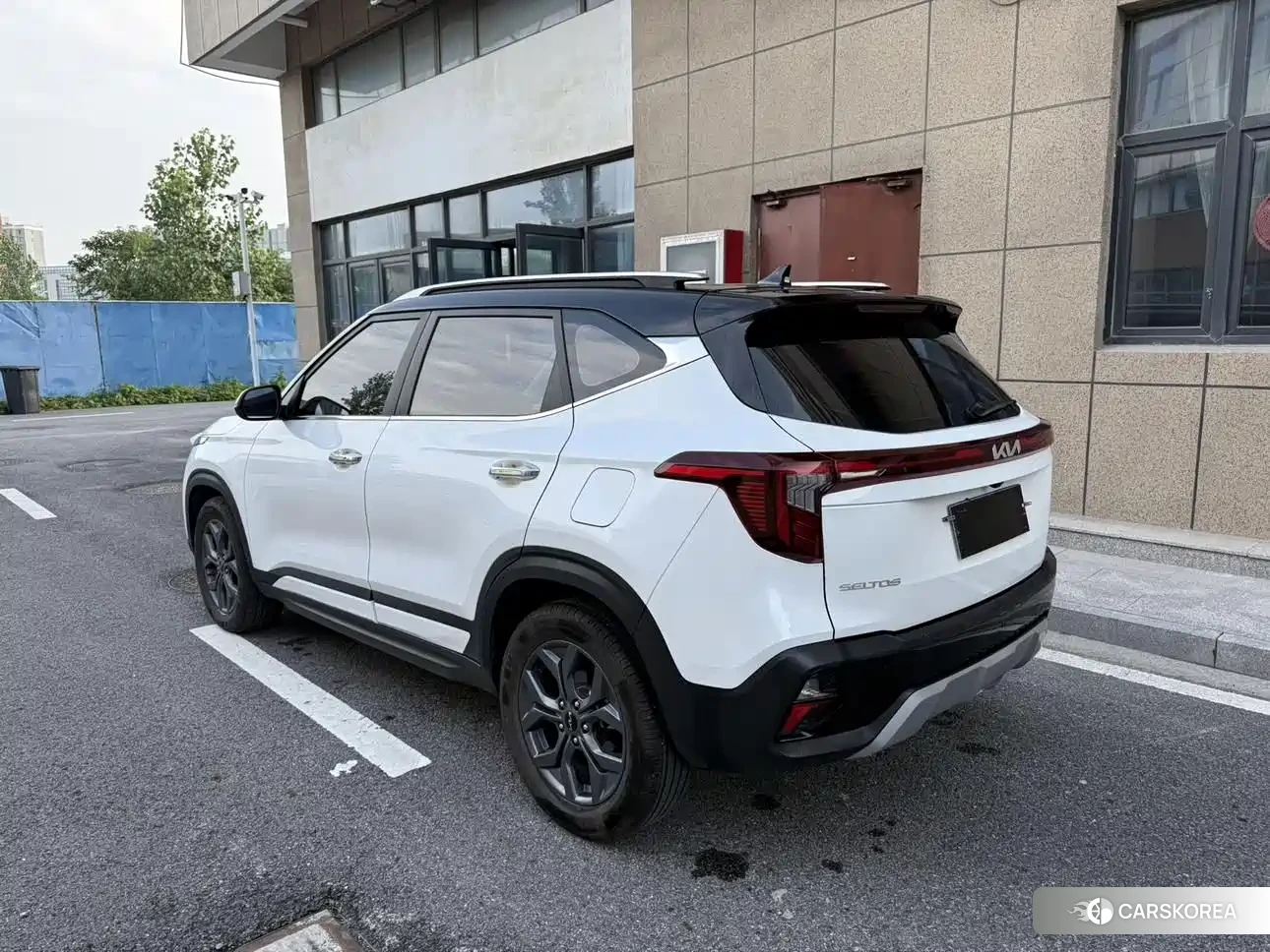 Kia Seltos 2023 Белый из Китая, фото 2