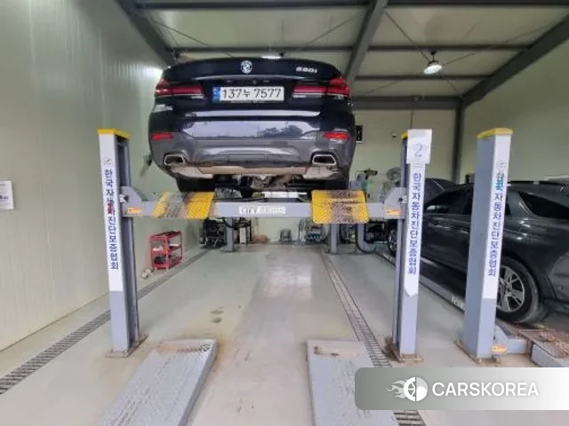 BMW 5 Series (G30) 2022 Черный из Кореи, фото 2