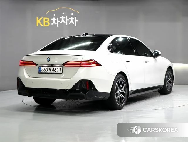 BMW 5 Series (G60) id 4617344 из Кореи 12