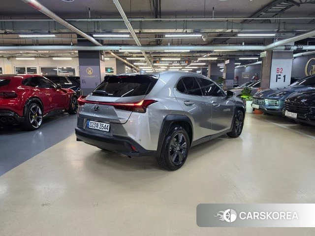 Lexus UX300h id 4695677 из Кореи 10