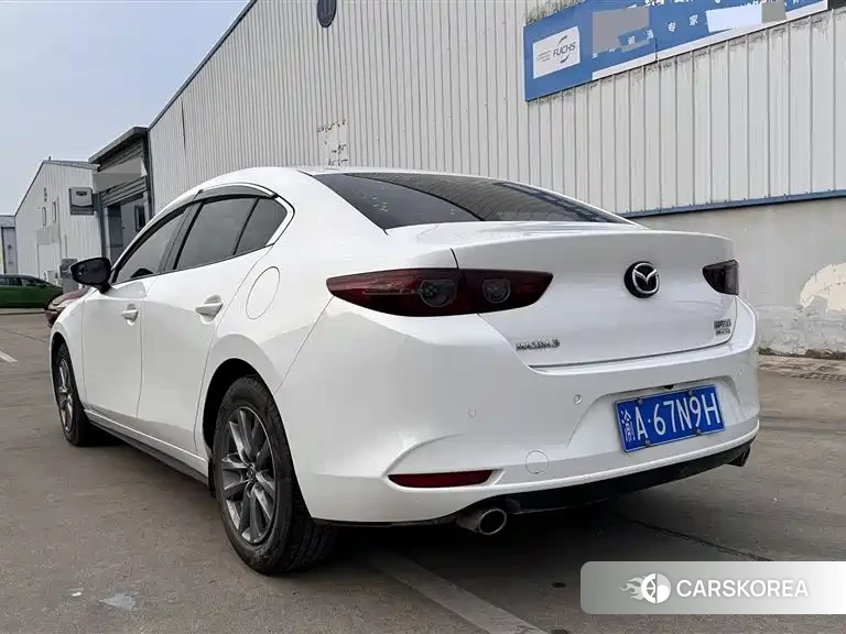 Mazda 3 2022 Белый из Китая, фото 2