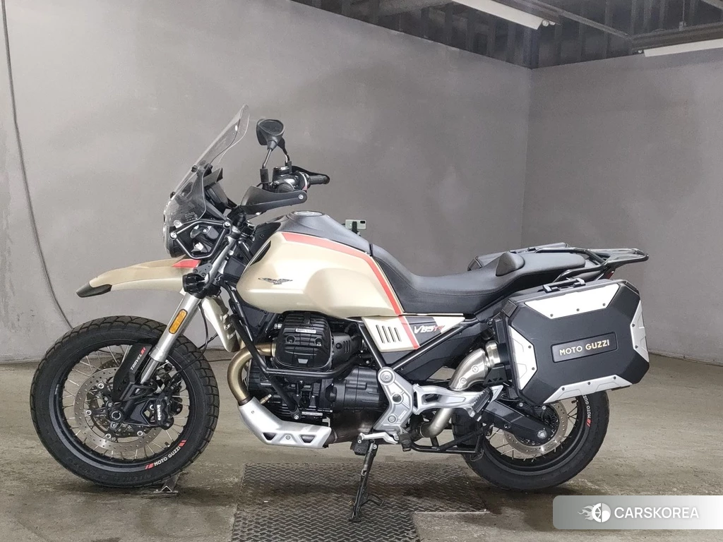 Проданный MOTO GUZZI V85TT id 4159230 из Японии