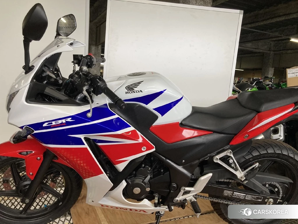Проданный Honda CBR250R 2015 из Японии