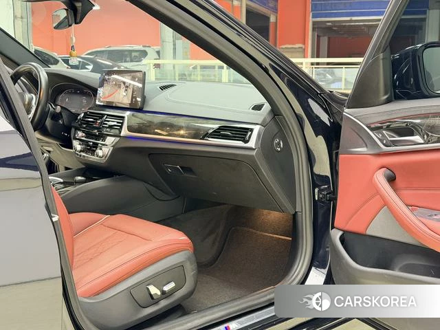BMW 5 series 2023 Черный из Китая, фото 2