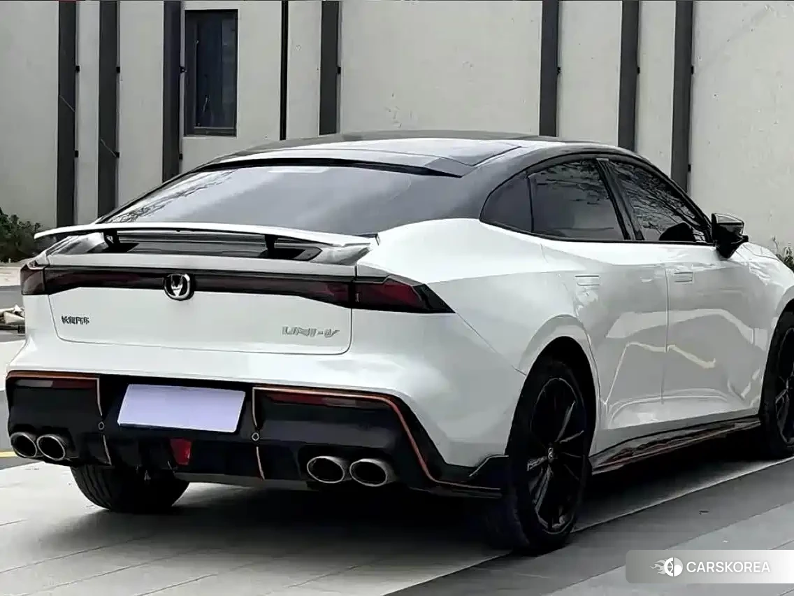Chang'an Changan UNI-V 2022 Белый из Китая, фото 2