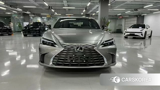 Lexus ES id 4301643 из Китая 8