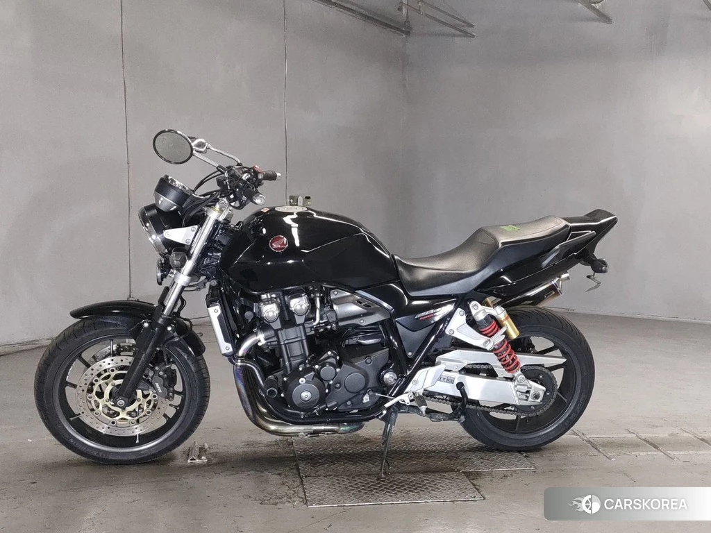 Проданный Honda CB1300SF 2016 из Японии