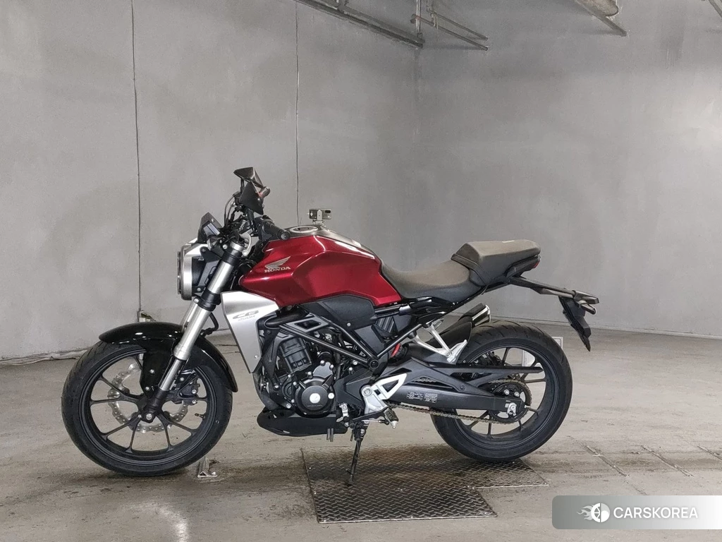 Проданный Honda CB250R 2018 из Японии, фото 2
