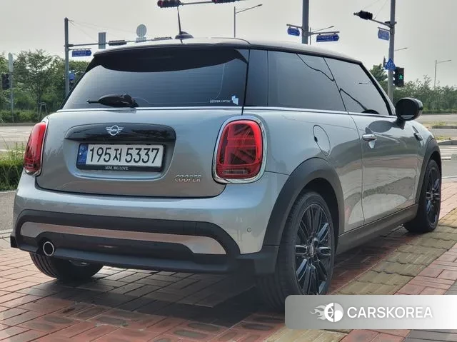 Mini Cooper 2024 Серебряный из Кореи, фото 2