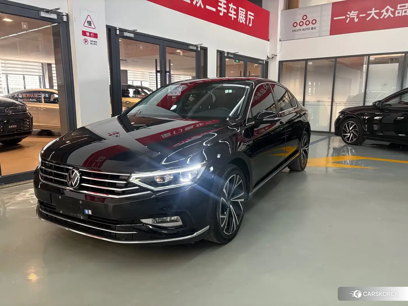 Volkswagen Magotan 2022 Черный из Китая, фото 2