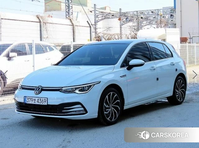 Volkswagen Golf 8th Generation 2024 Белый из Кореи, фото 2