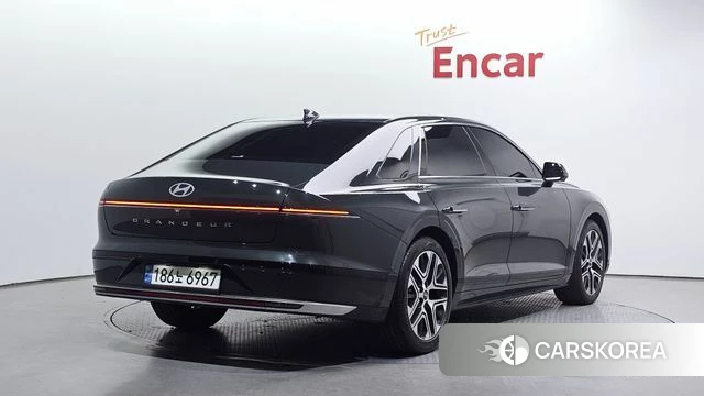 Hyundai Grandeur (GN7) id 4178358 из Кореи 12