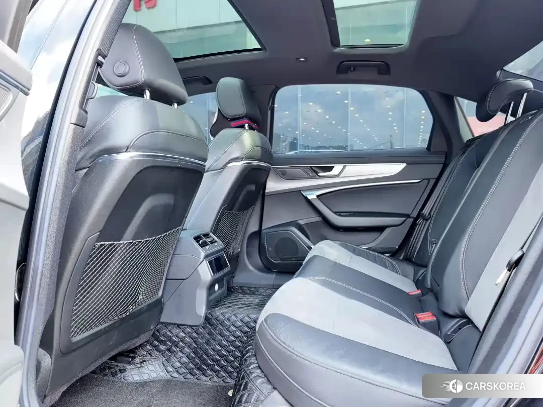 Audi A6L id 4629695 из Китая 8