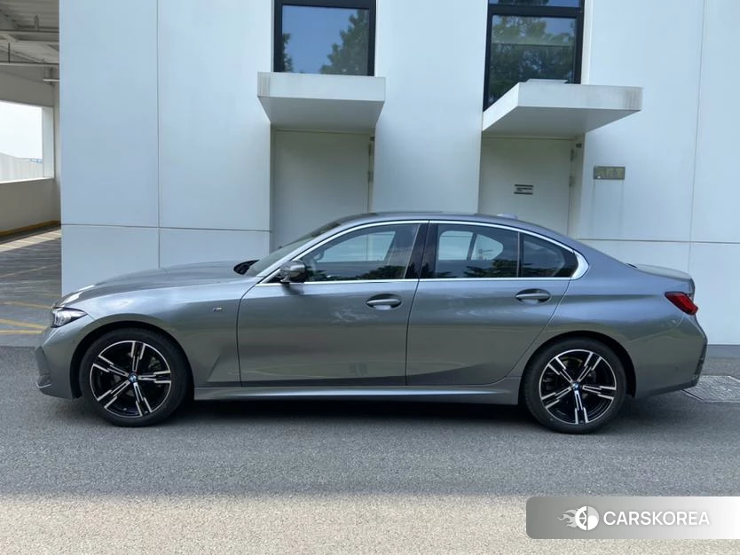 BMW 3 series 2022 Темно-серый из Китая, фото 2
