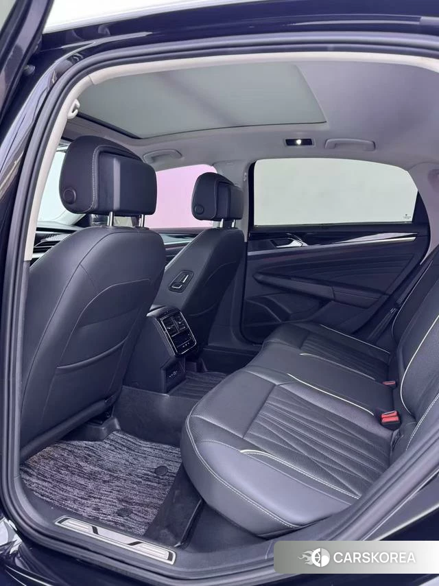 Volkswagen Passat 2022 Черный из Китая, фото 2
